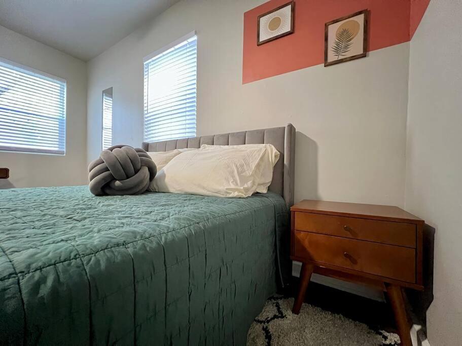 Modern Style Home Near Dt Indy & Major Attractions Индианаполис Экстерьер фото