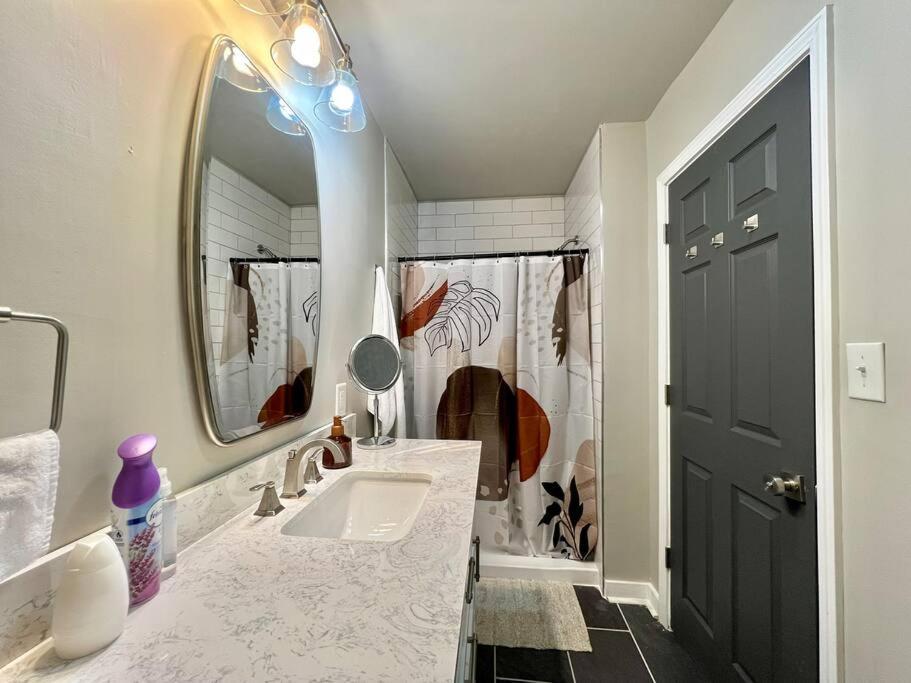 Modern Style Home Near Dt Indy & Major Attractions Индианаполис Экстерьер фото