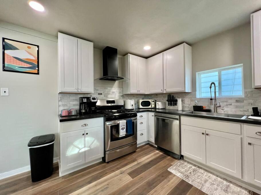 Modern Style Home Near Dt Indy & Major Attractions Индианаполис Экстерьер фото