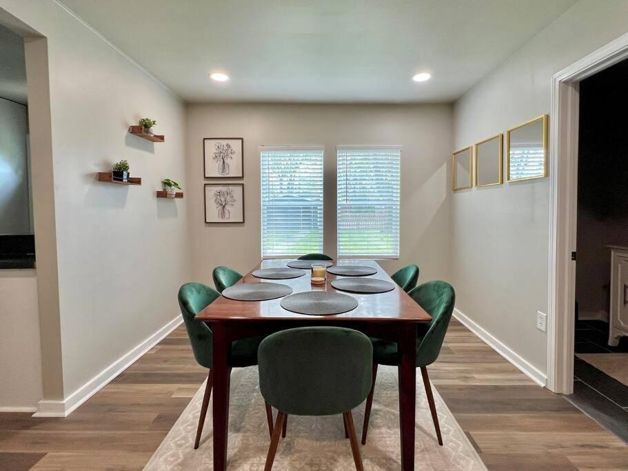 Modern Style Home Near Dt Indy & Major Attractions Индианаполис Экстерьер фото