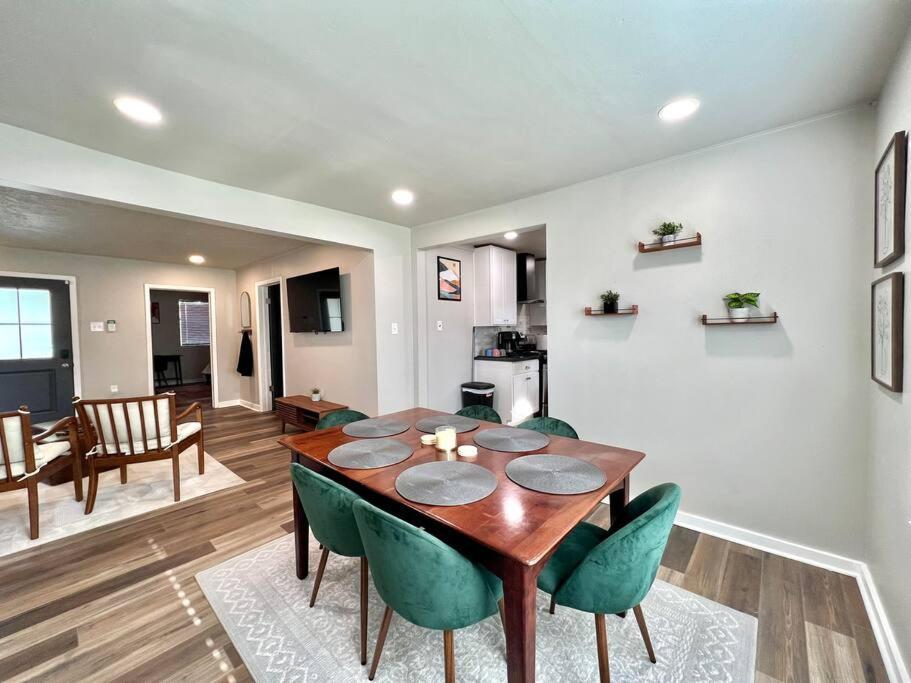 Modern Style Home Near Dt Indy & Major Attractions Индианаполис Экстерьер фото