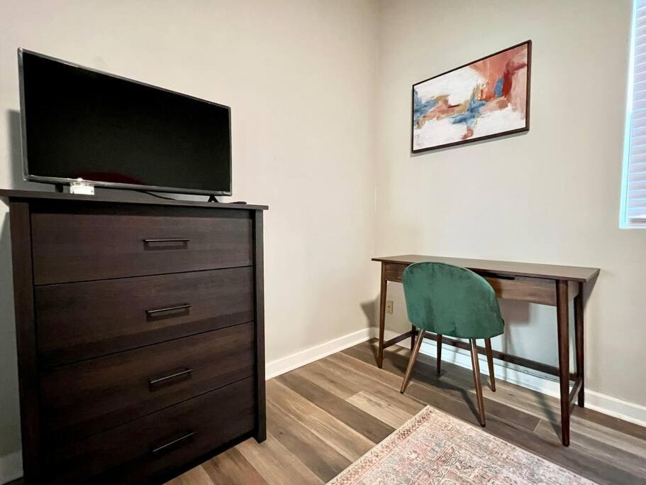 Modern Style Home Near Dt Indy & Major Attractions Индианаполис Экстерьер фото